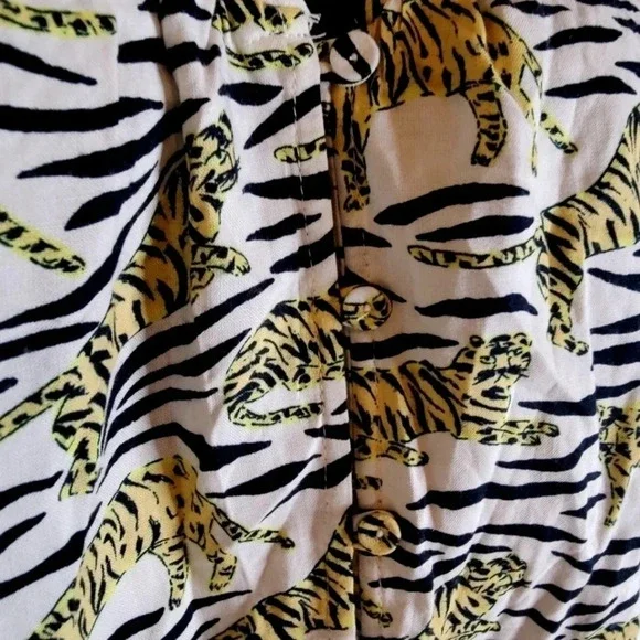 Tiger Crop Top EUC ❤️🐅 - Picture 5 of 15